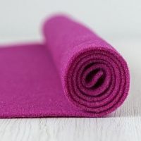 p1120_fuxia_szinu_2_mm_es_gyapjufilc_darabaru_1.jpg