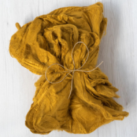 p1839-selyem-zsebkendo-safrany-25x25-cm.png