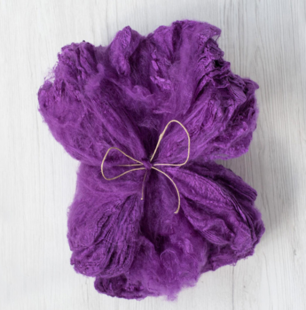 p2131-selyem-hankie-kozeplila-25x25-cm.png